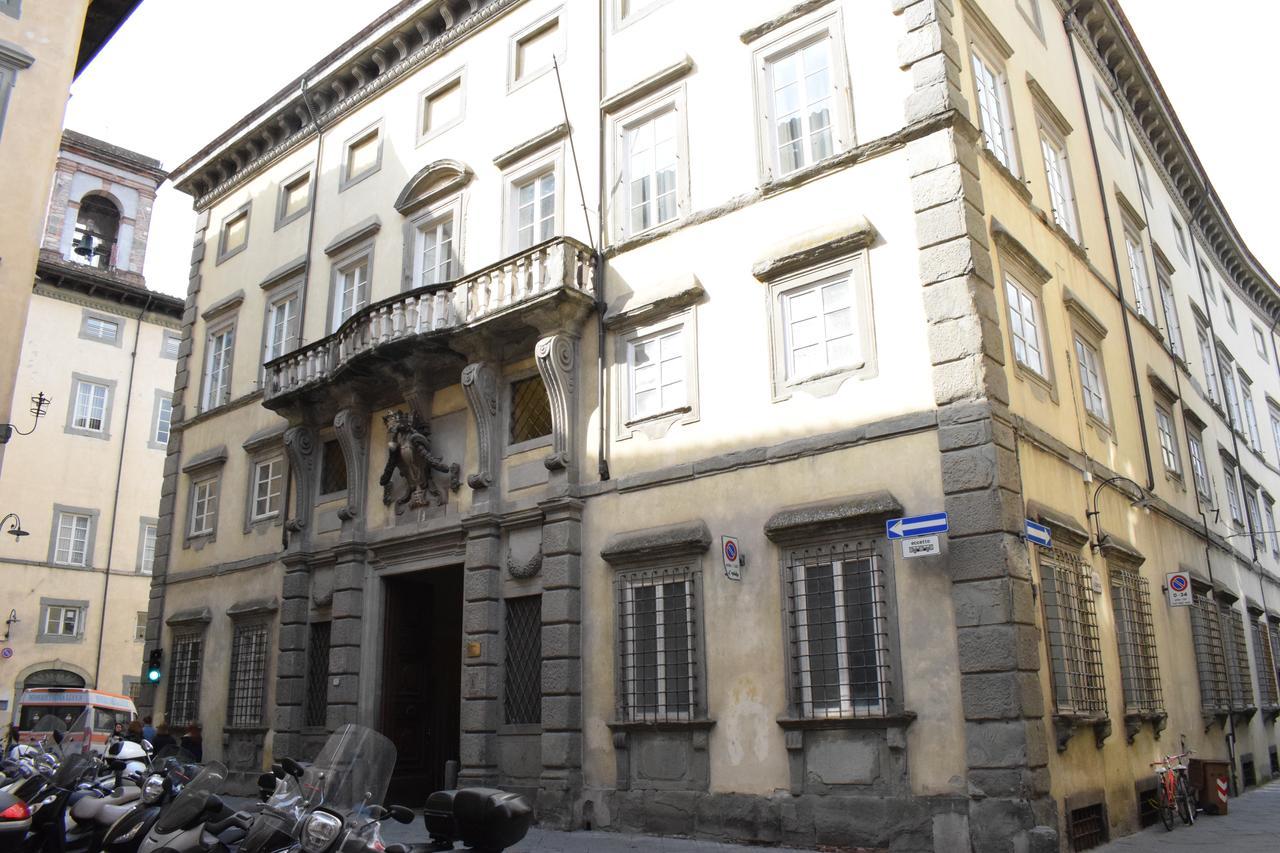 Palazzo Tucci Apartments Lucca Exterior foto